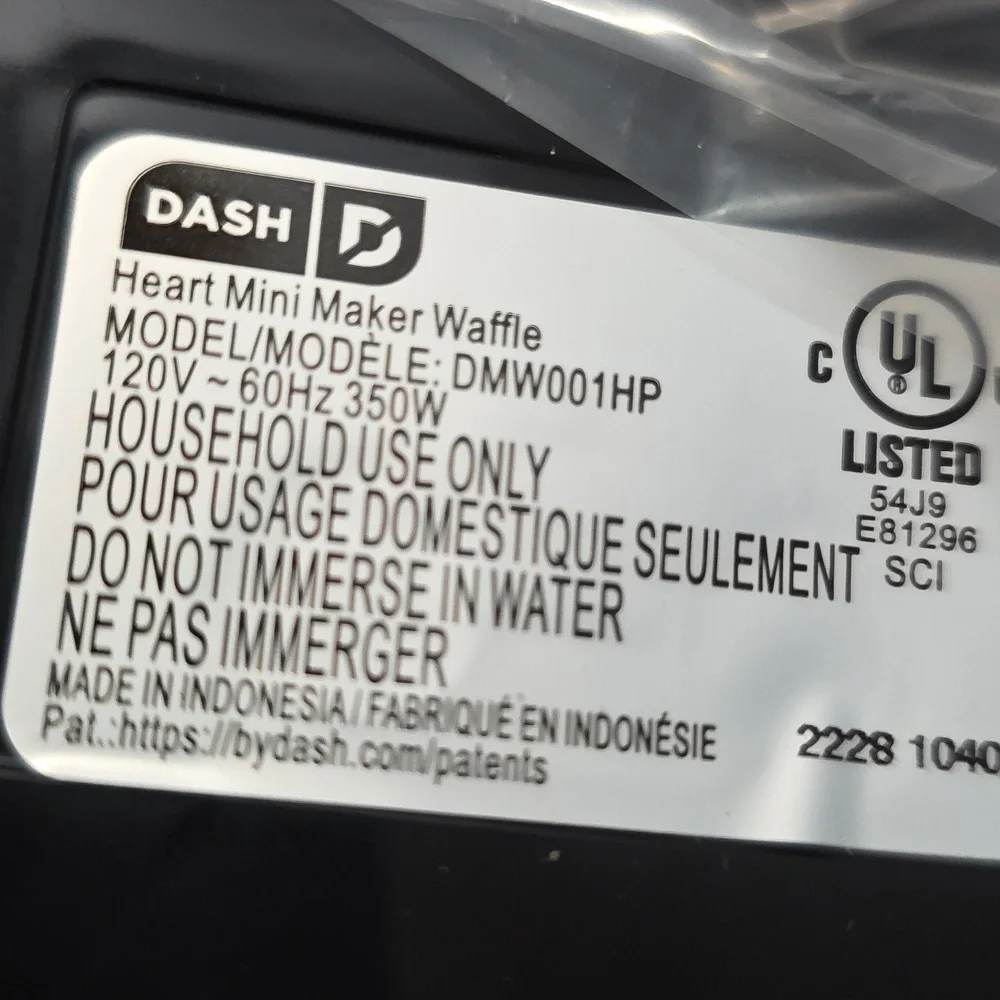 Compact‎ Pink Waffle Maker, Mini Heart Maker, Dash, NIB
